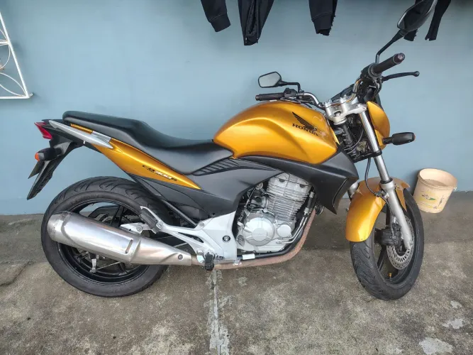 Cb 300