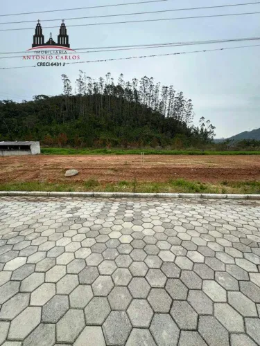 Terreno residencial à venda com 758,77m² em Antônio Carlos/SC