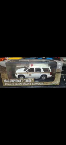 Miniatura Chevrolet Tahoe 2010 Sheriff Greenlight escala 1/43.