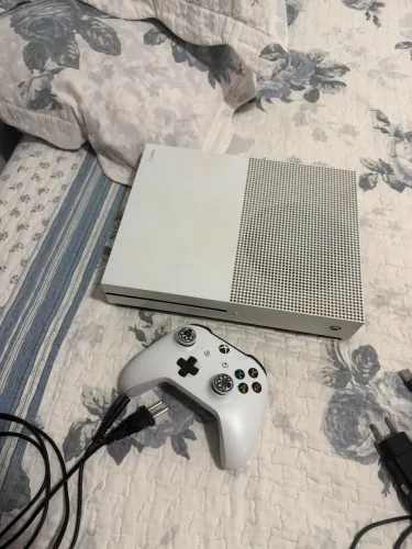  (VENDO XBOX ONE S + Controle (Só pegar e jogar, envio))