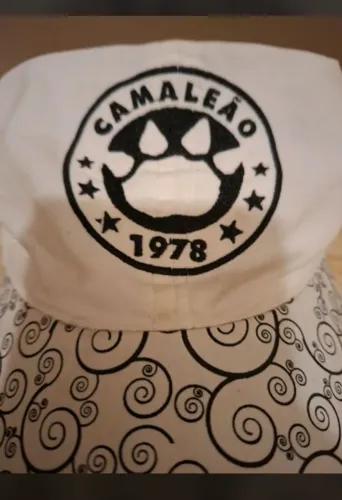 Boné Bell/ Camaleão 