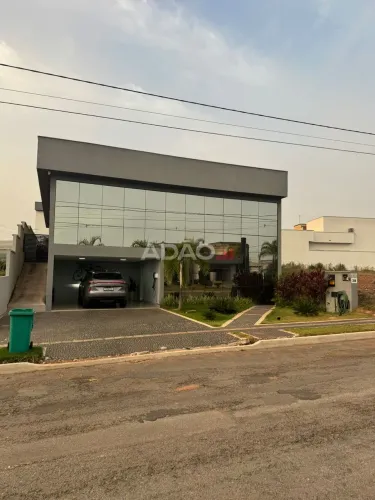 SOBRADO JARDIM VENEZA Casa em Condomínio com 4 Quarto(s) e 2 banheiro(s) à Venda, 221.00 p
