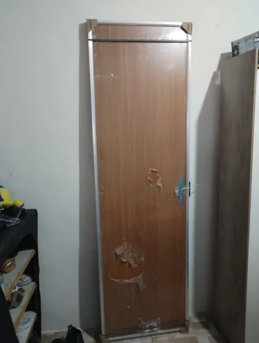 Porta já com marco de alumínio