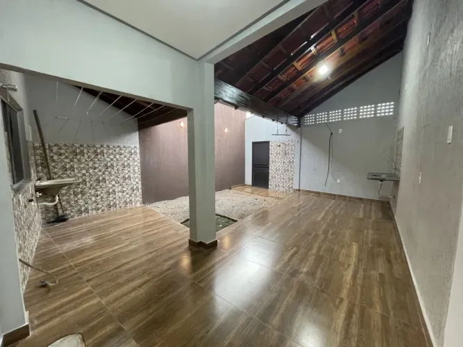 CASA À VENDA - OPORTUNIDADE ÚNICA NO BAIRRO ALVORADA