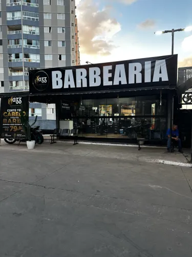 Barbearia em águas claras