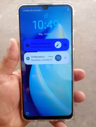 Celular usado em bom estado 