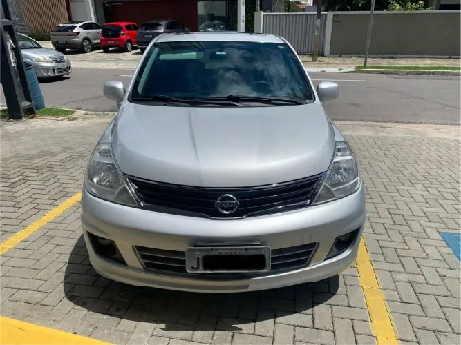 Nissan Tiida SL 1.8/1.8 Flex 16V Mec. 2012