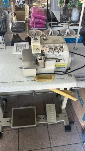Máquina costura overlock