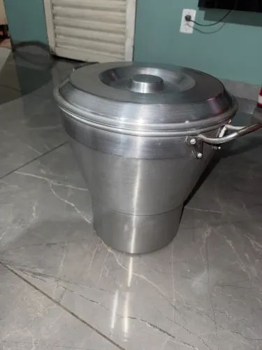 Panela de cuscuz grande
