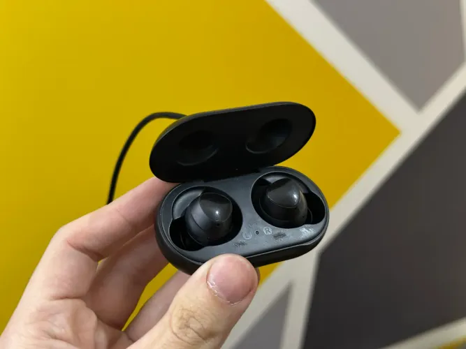 Fone Galaxy Buds 1ª geração - Leia a descrição