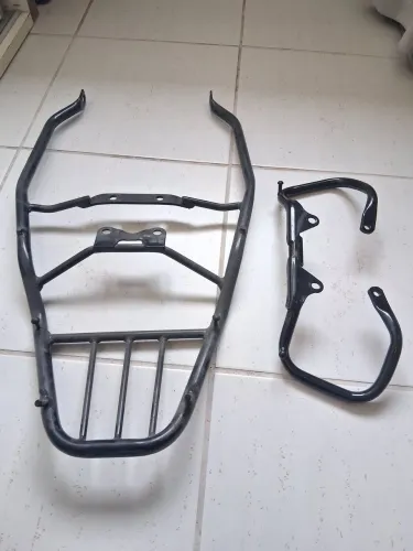 Vende suporte para baú de moto