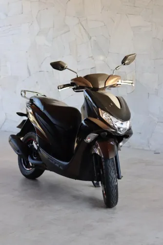 YAMAHA FLUO ABS 2025