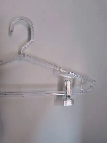 50 cabides de acrílico com presilhas 