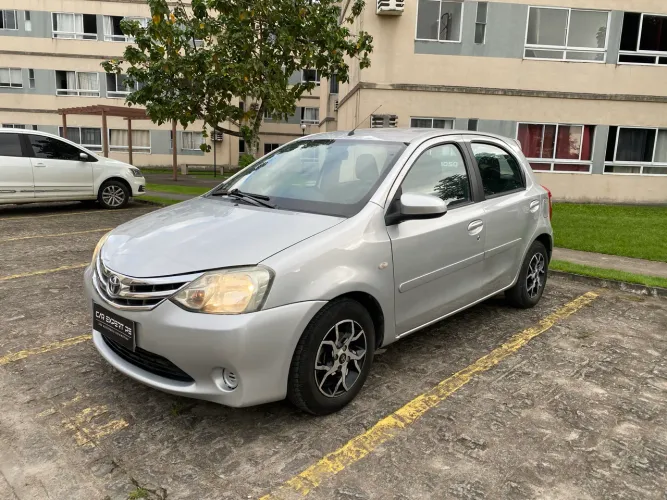Toyota Etios X 1.3 Flex 16V 5P Mec. 2014
