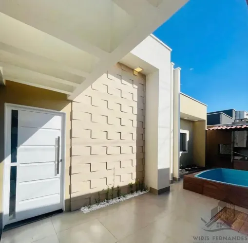 Alugo linda casa