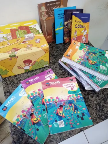 Livros Trilhas 8°Ano semi Novos