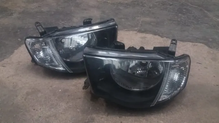 Farol L200 Triton 2008 ate 2012 Pisca Branco par