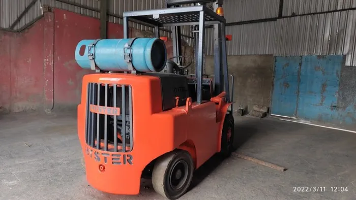 Empilhadeira HYSTER H55N - 2.500 Kg