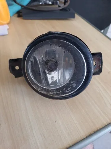 Farol de Milha Lado Direito Nissan Versa 2011 a 2019 Original Valeo