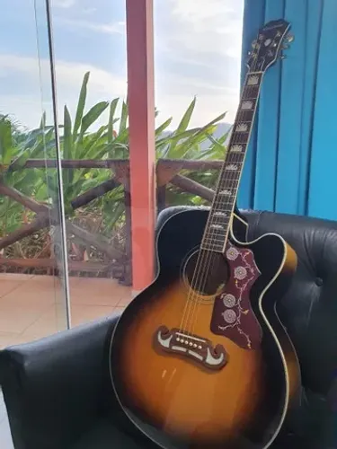 Violão Epiphone EJ200 SCE Tampo Sólido 