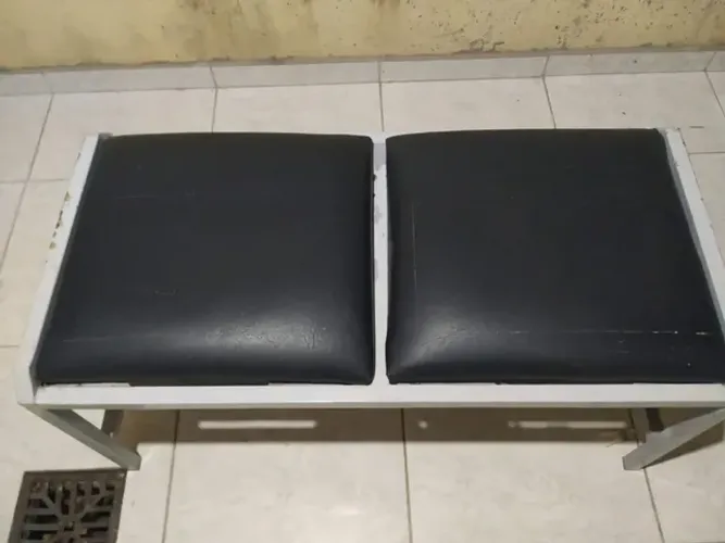 Banco de 2 lugares almofadado