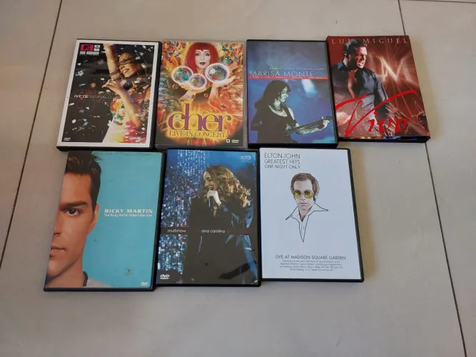07 DVDS DE MUSICA VÁRIOS CANTORES VALOR PARA LOTE TODO SÓ VENDA