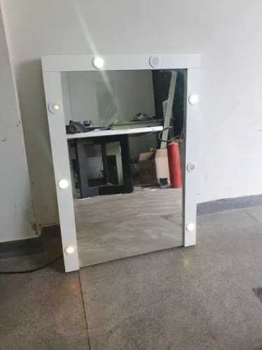 Espelho de Maquiagem com Iluminação LED