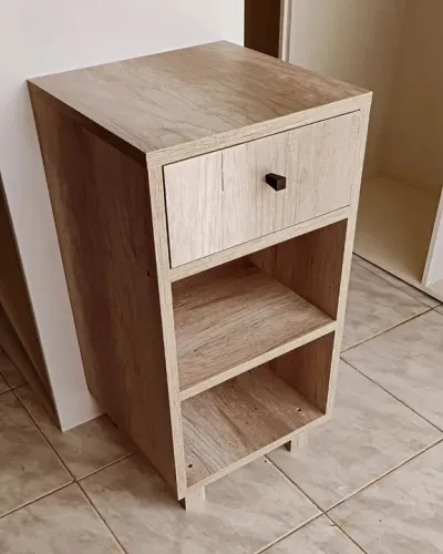 Mesa de cabeceira planejada 