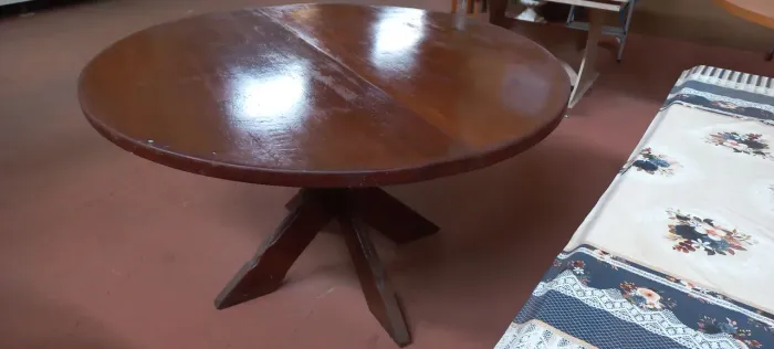 Mesa de madeira maciça