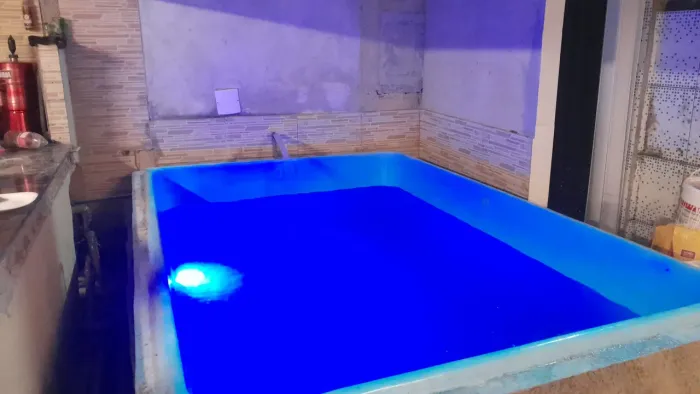 Instalação de piscina de fibra completa 