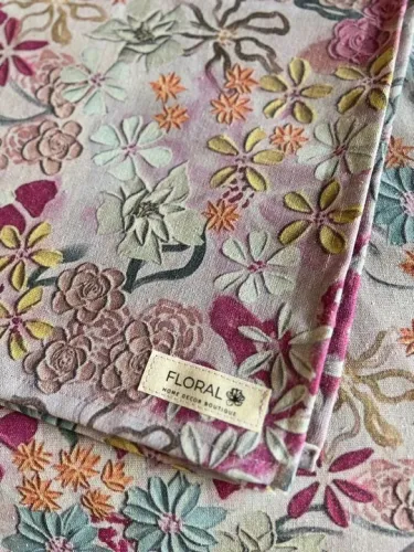 Toalha Multifuncional Floral - Flores Vibrantes
