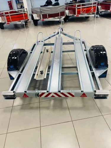 REBOQUE PARA MOTO CARRETINHA ATÉ 3 MOTOS 