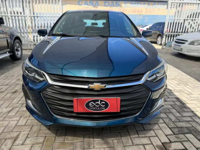 Onix Hatch Premier 2023 único dono 42.000km