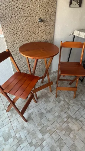 Jogo de Mesa Bistrô com duas Cadeiras