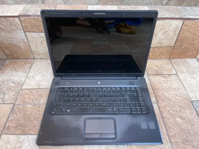 Notebook Hp Compaq C730Br, Não Liga, No Estado Para Reparo Ou Peças!
