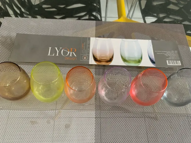 Jogo 6 copos coloridos para licor nunca usados Lyor 110 ml 