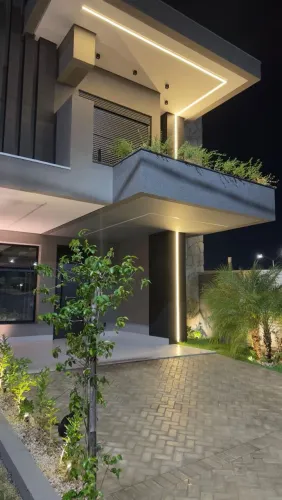 Vende-se belíssimo Sobrado no Condomínio Florais Pérola em Cuiabá MT 