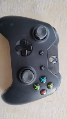 Controle sem fio(original) Xbox One Semi novo, dou garantia 