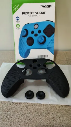 Capinha Case + Par de Grips Analógicos Controle Xbox Series S e X Capa Silicone Proteção