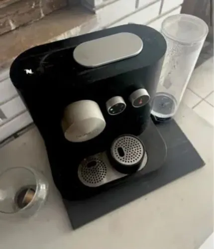 Cafeteira Nespresso - C80 EXPERT - Design e sabor em cada xícara 350,00