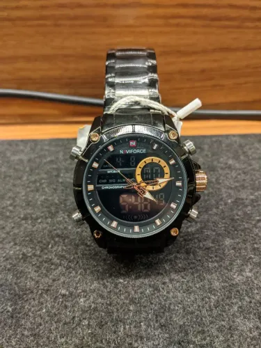Relógio Masculino Naviforce Preto e Dourado