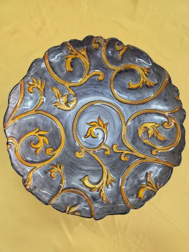 Prato / Travessa Decorativa em com Detalhes Dourados