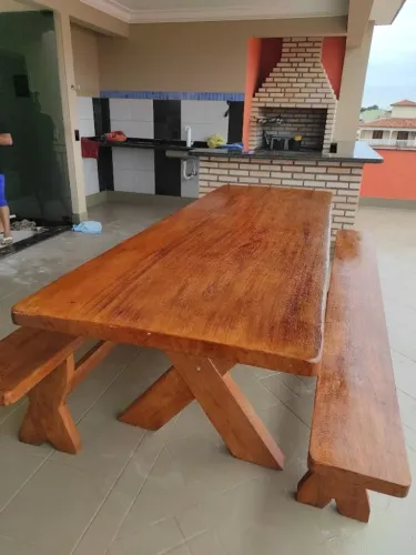Mesas Retangulares Rústicas envernizadas com verniz de alto padrão