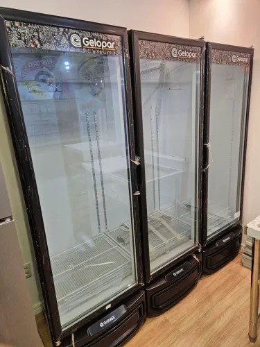 refrigerador multisuo 3 portas para conveniência Gelopar - novo
