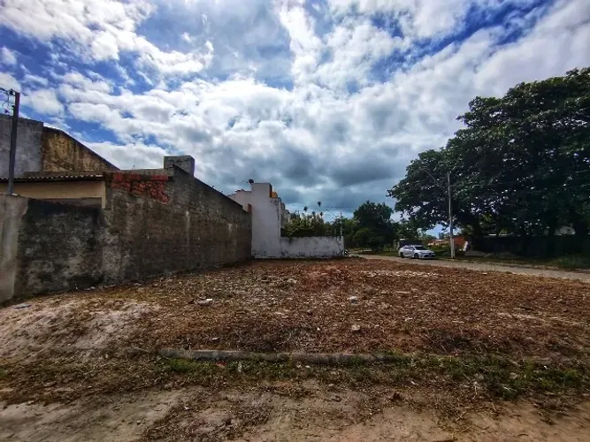 Lote de esquina na Atalaia com 340 m2 