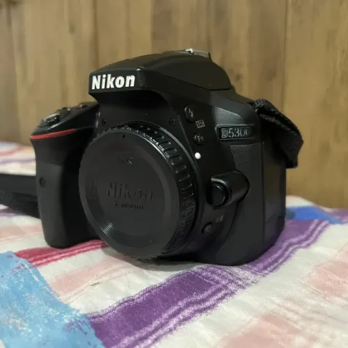Câmera Nikon D5300 (somente corpo)