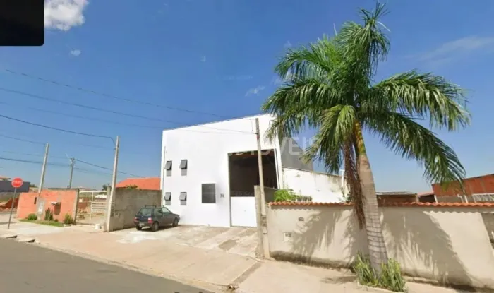 Barracão a venda no bairro São Judas Tadeu que estuda sua permuta como parte de pagamento