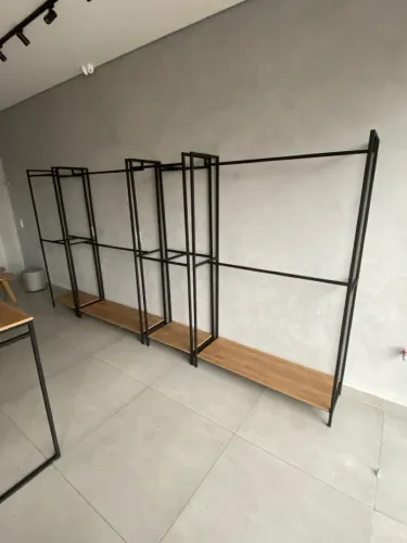 Araras de roupa para loja