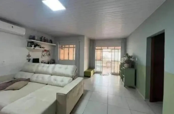CASA A VENDA NO BENGUÍ
