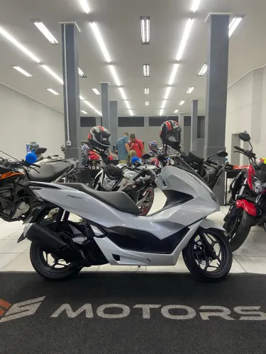 Imperdível !!!! PCX 160 2025 Km: 1.399 Apenas!!
